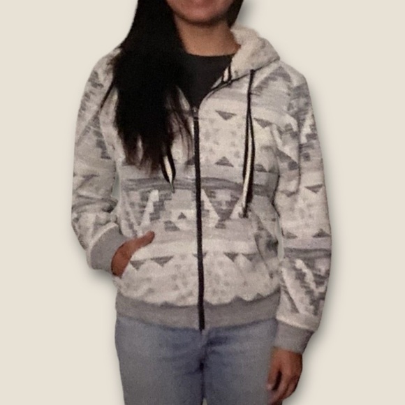 Soho Threads Full Zip Hooded Jacket Aztec Gray Black White L - Picture 1 of 5